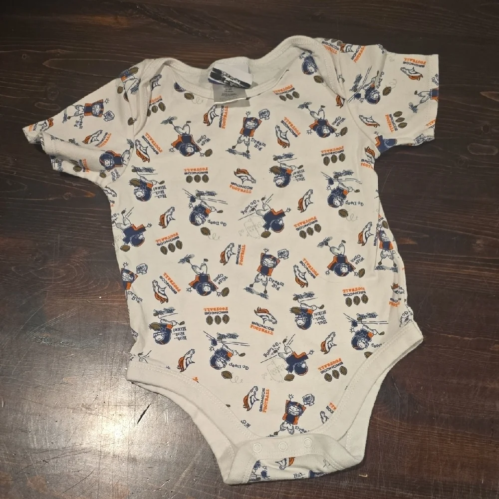 Denver Broncos Infant Bodysuit - All-Over Print - 24 Months